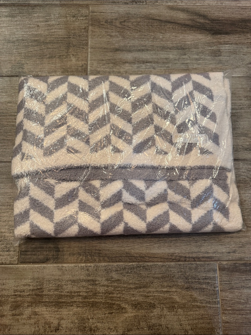 Barefoot Dreams Chevron Plush Throw in Gray and Cream